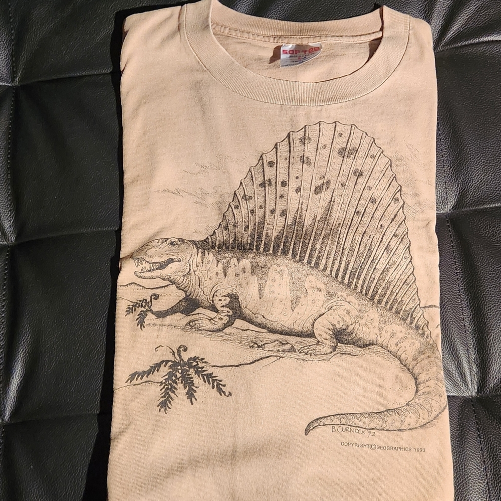 Dimetrodon Tan Tee shirt by B.Curnock . Preowned in excellent shape.Prehistoric - Picture 3 of 9